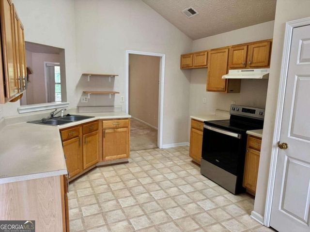 1431 Log Cabin Lane, Lawrenceville, GA 30045