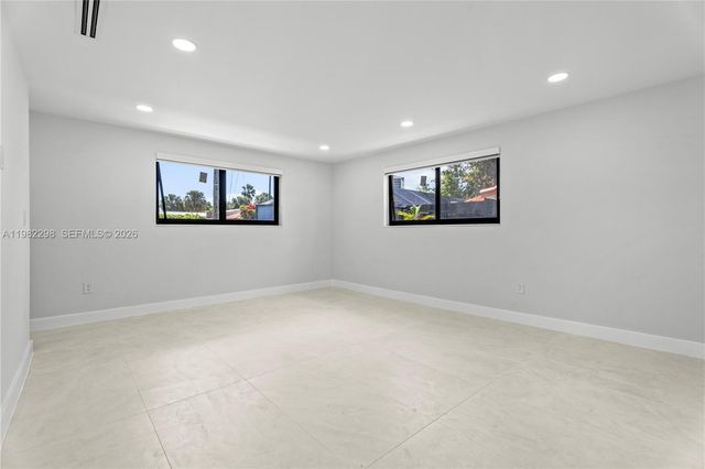 11660 Canal Dr, North Miami, FL 33181