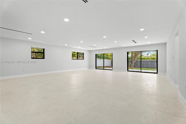 11660 Canal Dr, North Miami, FL 33181