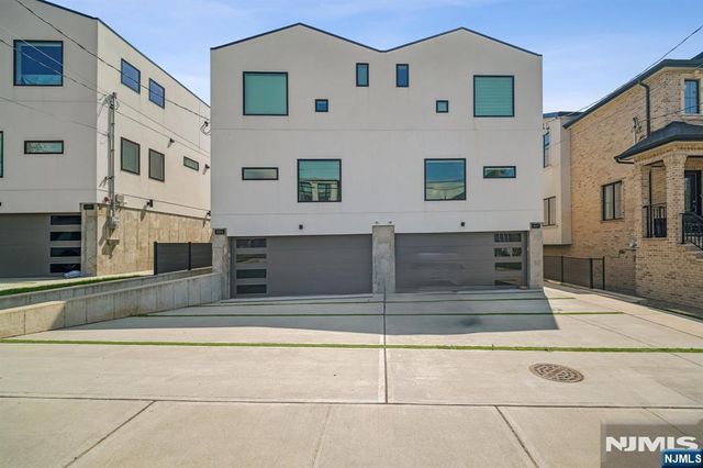 66 Henry B, Palisades Park, NJ 07650