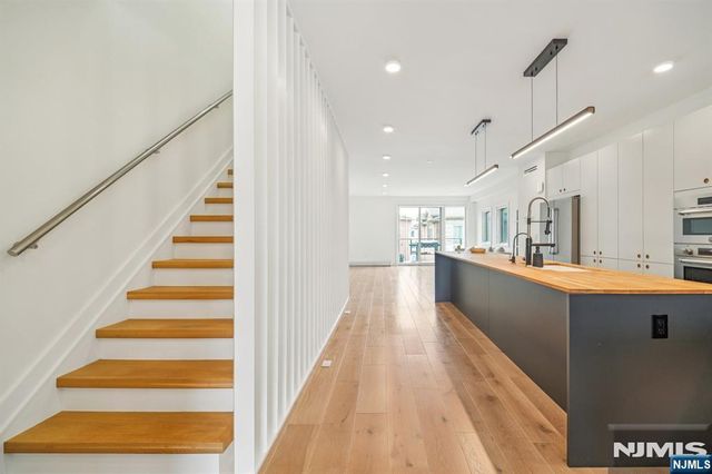 66 Henry B, Palisades Park, NJ 07650