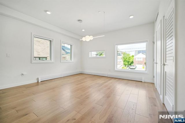 66 Henry B, Palisades Park, NJ 07650