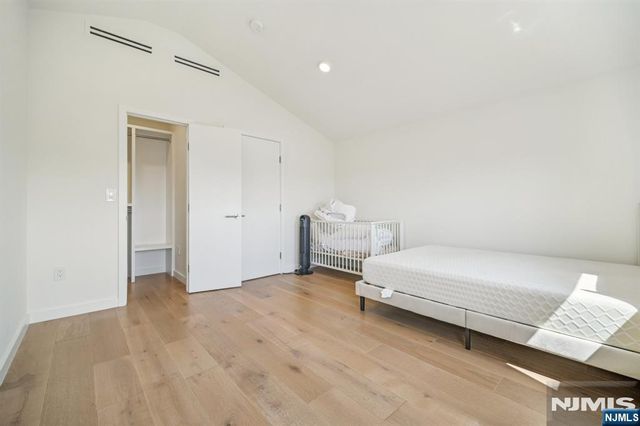 66 Henry B, Palisades Park, NJ 07650