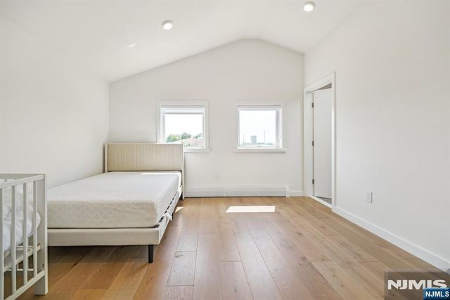 66 Henry B, Palisades Park, NJ 07650