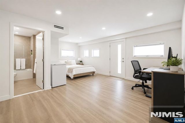 66 Henry B, Palisades Park, NJ 07650