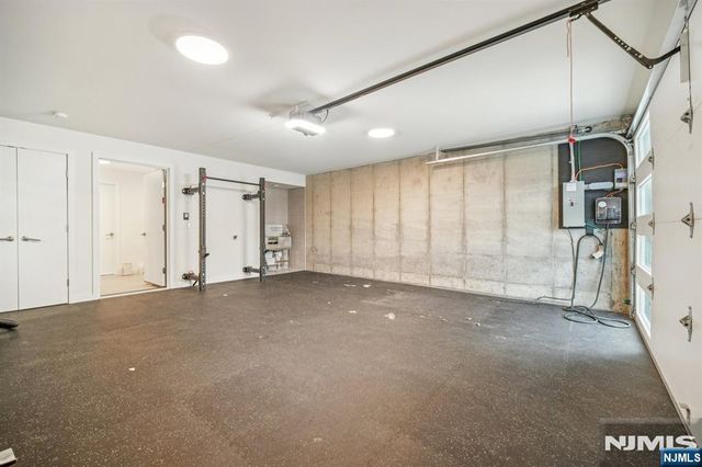 66 Henry B, Palisades Park, NJ 07650