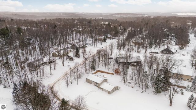 3303 Columbine Court, Traverse City, MI 49686