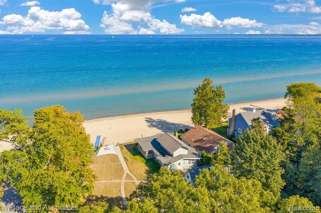 4488 Gratiot Avenue, Port Huron, MI 48060