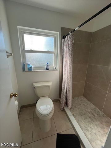 1402 SE 34 ST, Cape Coral, FL 33904