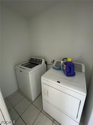 1402 SE 34 ST, Cape Coral, FL 33904