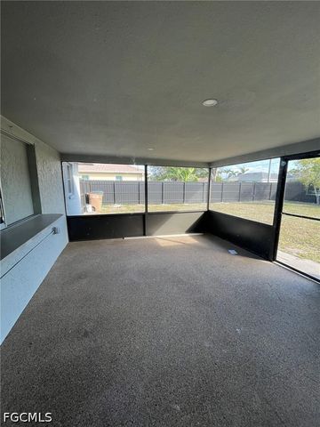 1402 SE 34 ST, Cape Coral, FL 33904