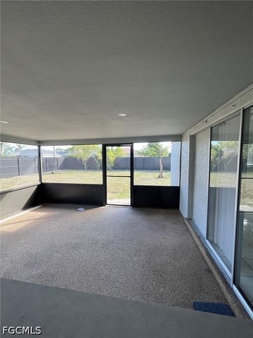 1402 SE 34 ST, Cape Coral, FL 33904