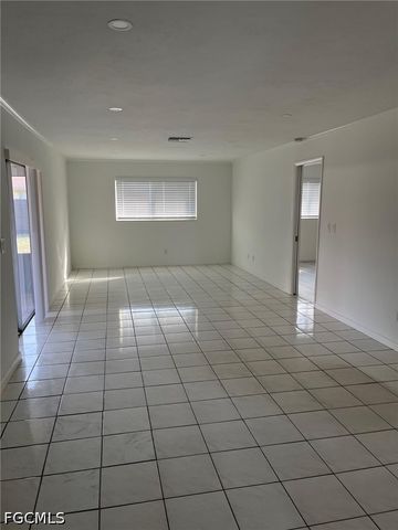 1402 SE 34 ST, Cape Coral, FL 33904