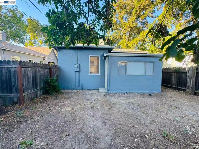 1034 x st, Sacramento, CA 95818