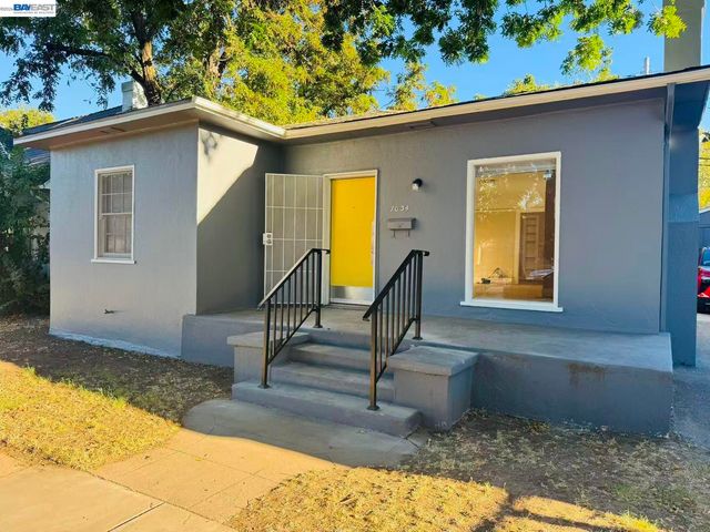 1034 x st, Sacramento, CA 95818