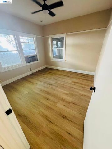 1034 x st, Sacramento, CA 95818