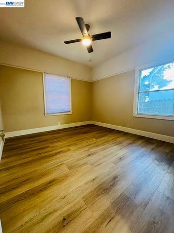 1034 x st, Sacramento, CA 95818