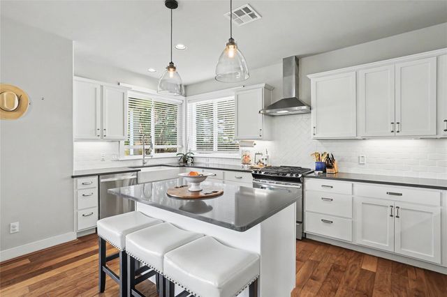555 River Bluff CIR, Georgetown, TX 78626