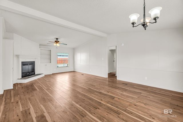 102 S Wren Lane, Robertsdale, AL 36567