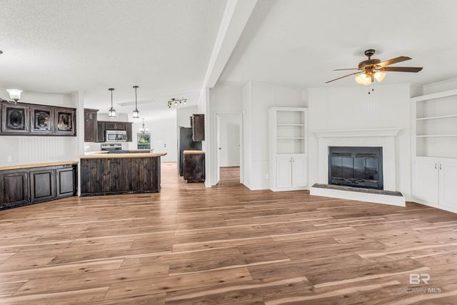 102 S Wren Lane, Robertsdale, AL 36567