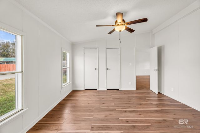 102 S Wren Lane, Robertsdale, AL 36567