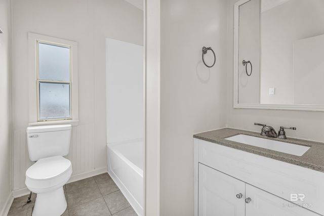 102 S Wren Lane, Robertsdale, AL 36567