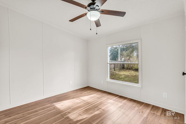 102 S Wren Lane, Robertsdale, AL 36567