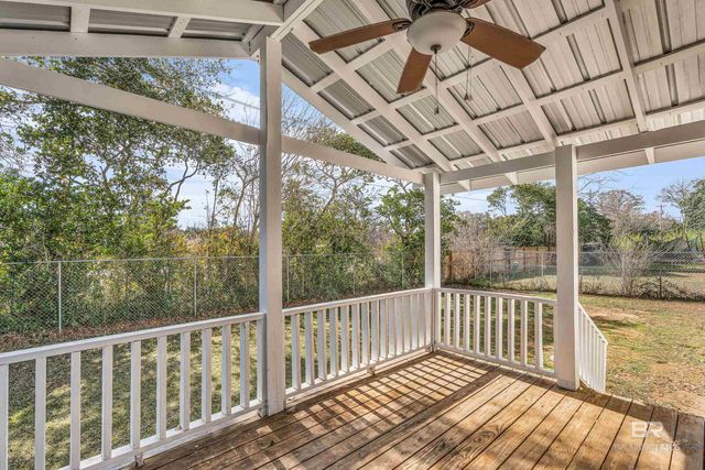 102 S Wren Lane, Robertsdale, AL 36567