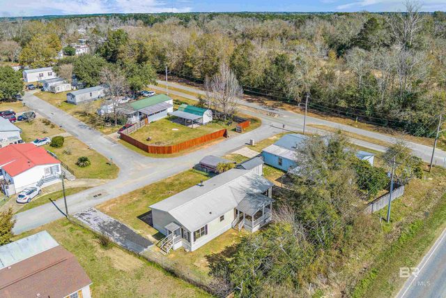 102 S Wren Lane, Robertsdale, AL 36567