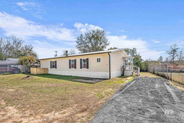 102 S Wren Lane, Robertsdale, AL 36567