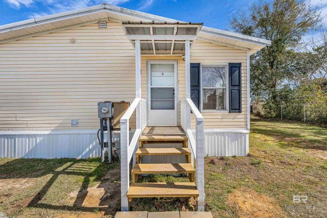 102 S Wren Lane, Robertsdale, AL 36567
