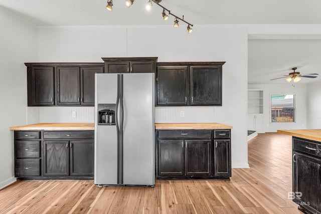 102 S Wren Lane, Robertsdale, AL 36567