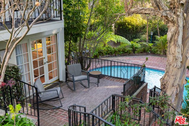 160 Bronwood Avenue, Los Angeles, CA 90049