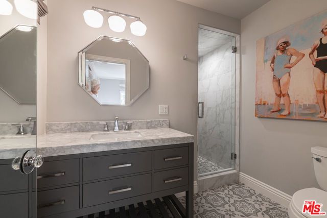 160 Bronwood Avenue, Los Angeles, CA 90049