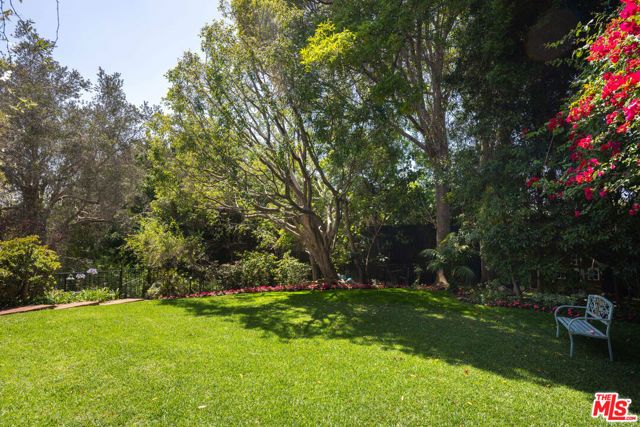 160 Bronwood Avenue, Los Angeles, CA 90049