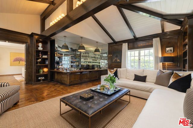 160 Bronwood Avenue, Los Angeles, CA 90049