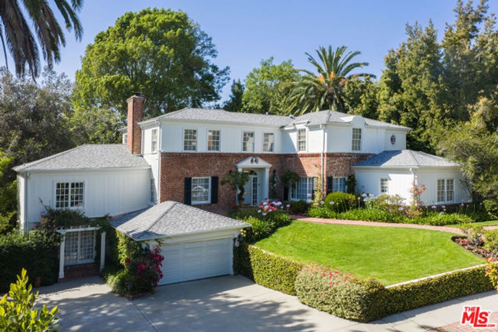160 Bronwood Avenue, Los Angeles, CA 90049