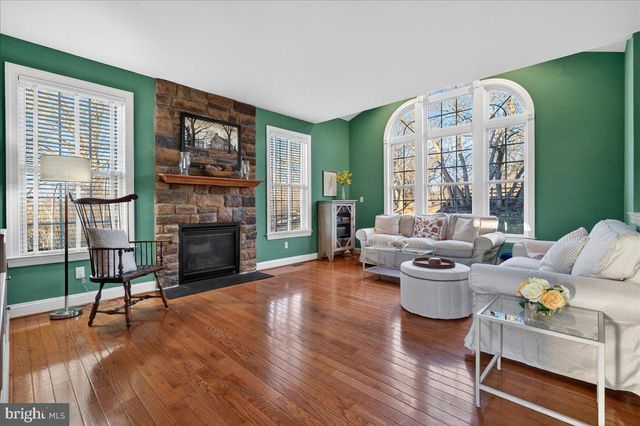 4215 FERGUSON DR, Doylestown, PA 18902