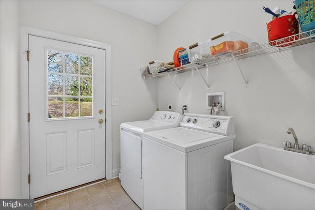 4215 FERGUSON DR, Doylestown, PA 18902