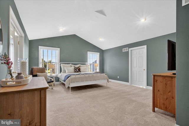 4215 FERGUSON DR, Doylestown, PA 18902