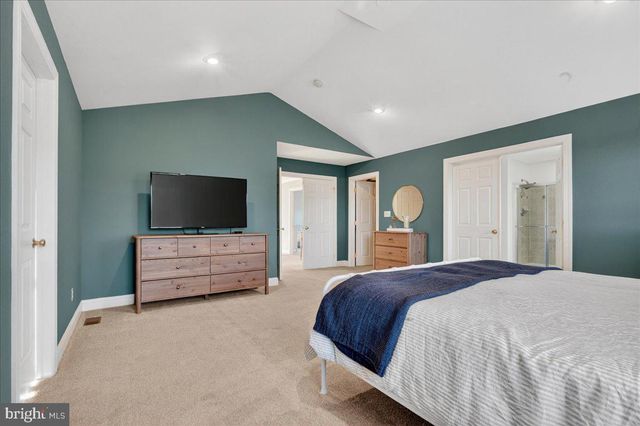 4215 FERGUSON DR, Doylestown, PA 18902