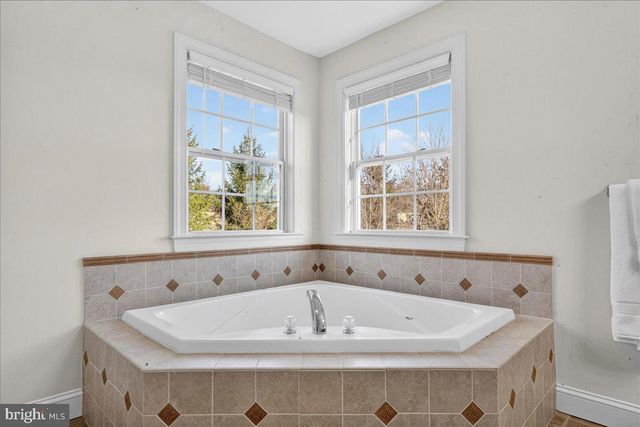 4215 FERGUSON DR, Doylestown, PA 18902