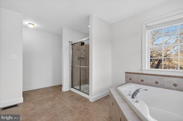 4215 FERGUSON DR, Doylestown, PA 18902