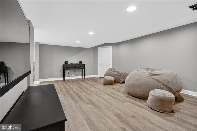 4215 FERGUSON DR, Doylestown, PA 18902