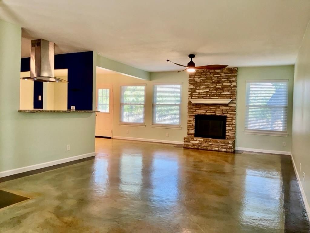 9103 Comburg DR, Austin, TX 78748