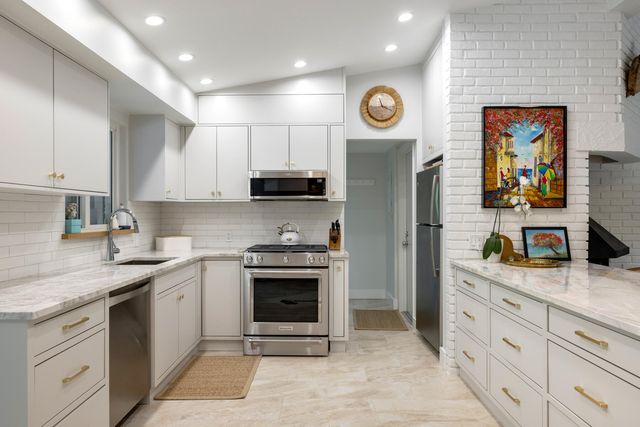 32 Park Road, Upper Matecumbe Key Islamorada, FL 33036