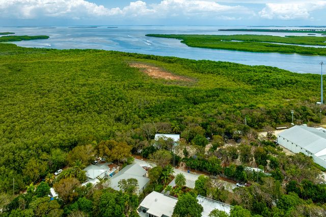 32 Park Road, Upper Matecumbe Key Islamorada, FL 33036