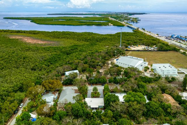32 Park Road, Upper Matecumbe Key Islamorada, FL 33036