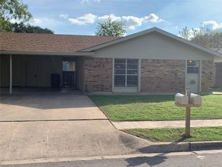 1209 Westcott DR A, Round Rock, TX 78664