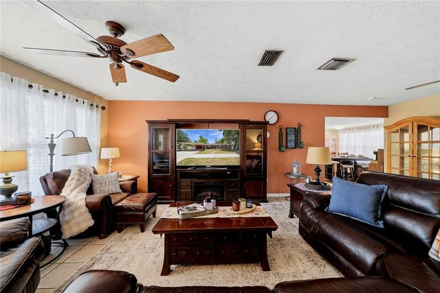3801 UPLAND PLACE, Valrico, FL 33594
